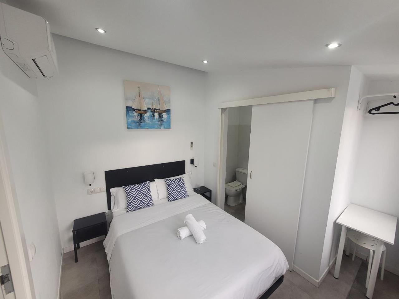 Ayz Frailes - Auto Check-In Property (Adults Only) Malaga Ngoại thất bức ảnh