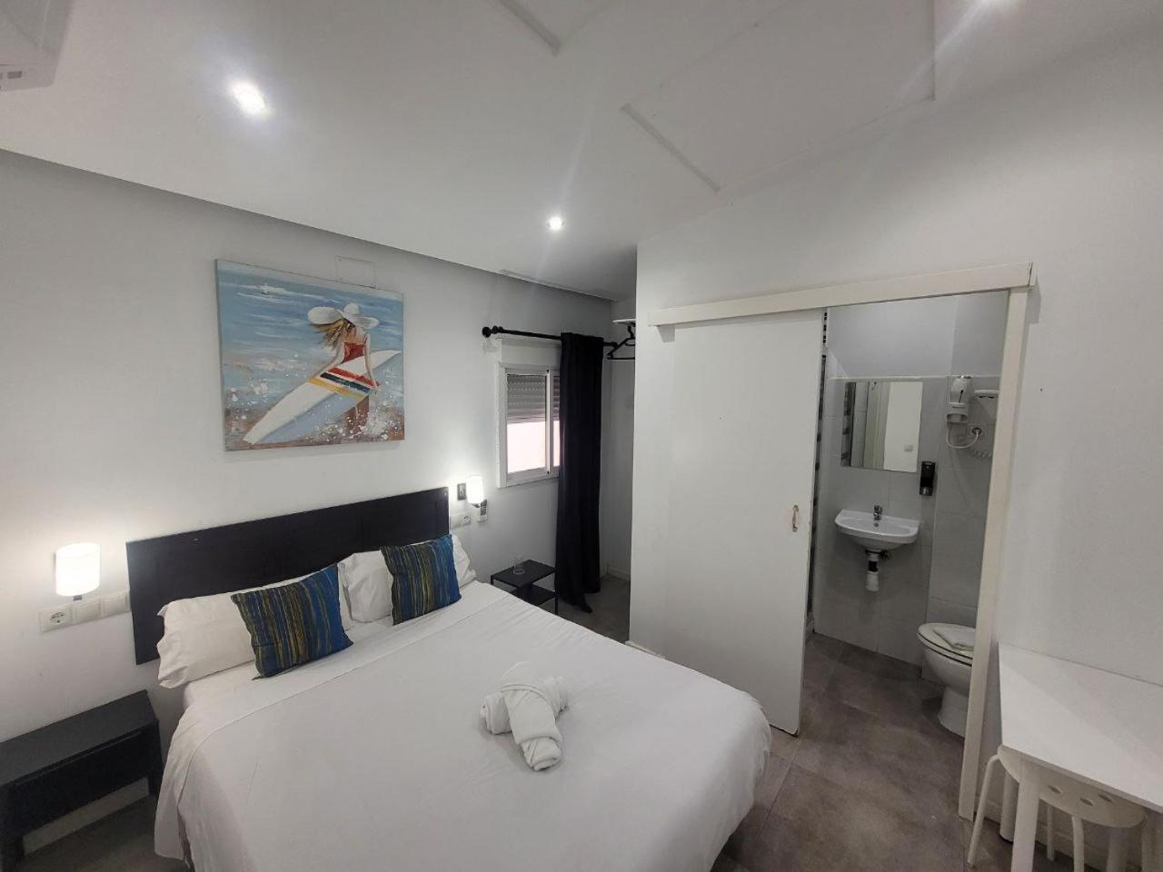 Ayz Frailes - Auto Check-In Property (Adults Only) Malaga Ngoại thất bức ảnh