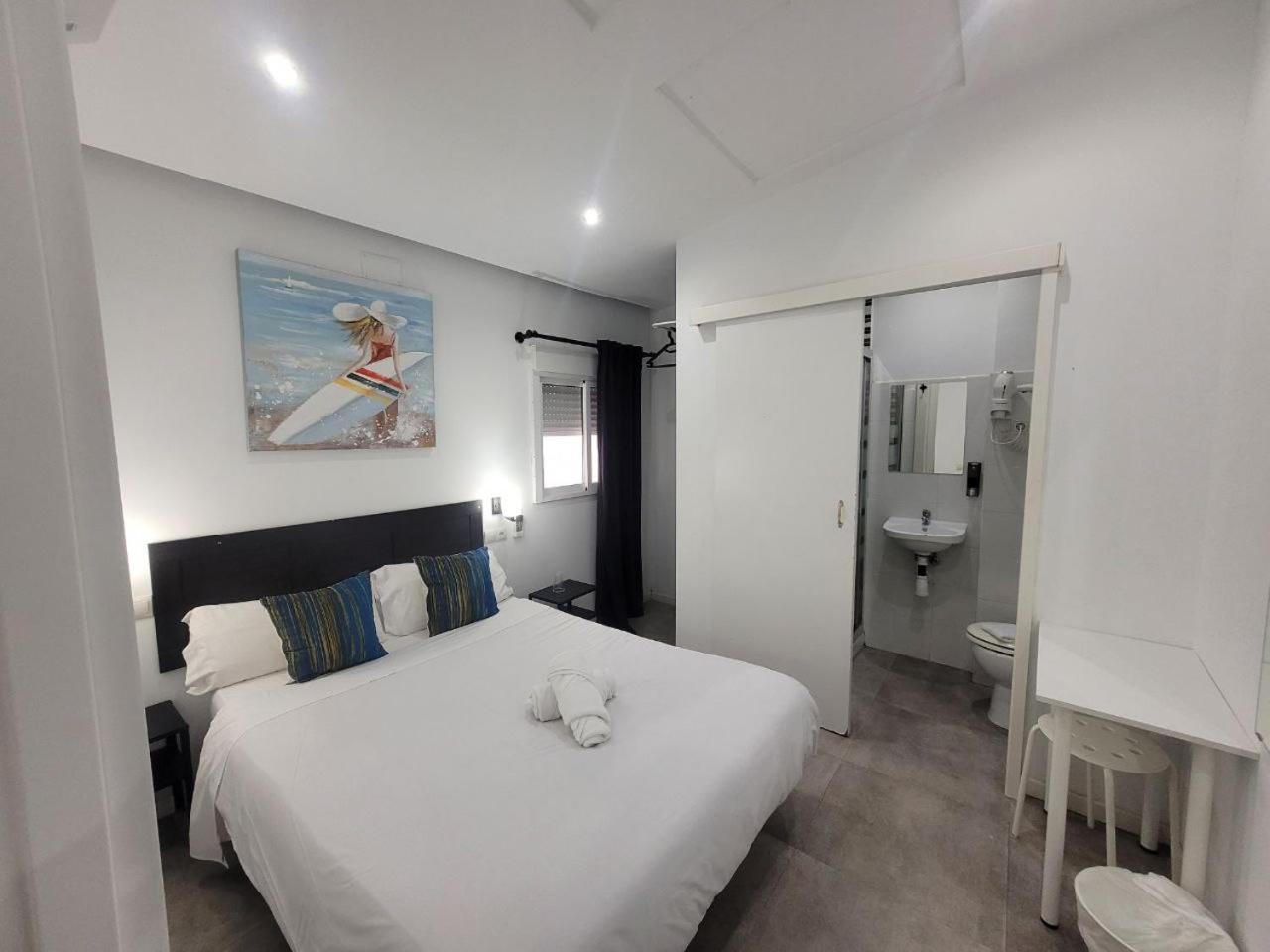Ayz Frailes - Auto Check-In Property (Adults Only) Malaga Ngoại thất bức ảnh